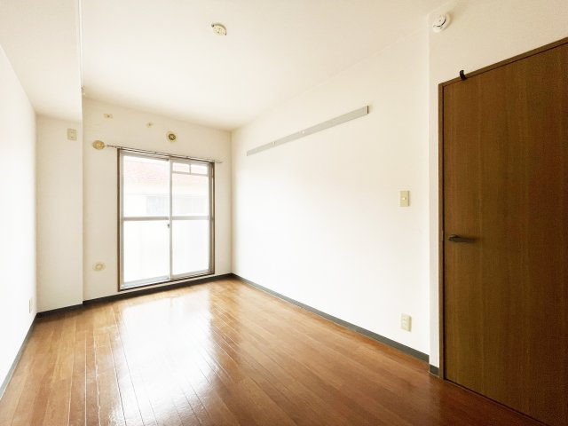 ハローイングスの居間・リビング