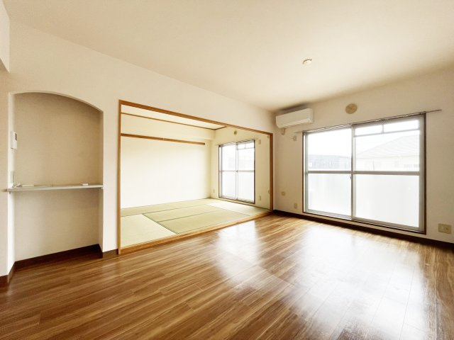 ハローイングスの居間・リビング