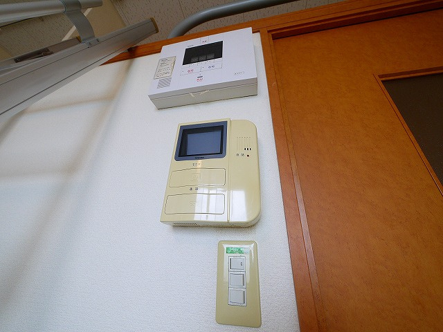 レオパレス千原Ⅱのセキュリティ|お顔が見えるモニター付きインターホンもございます。