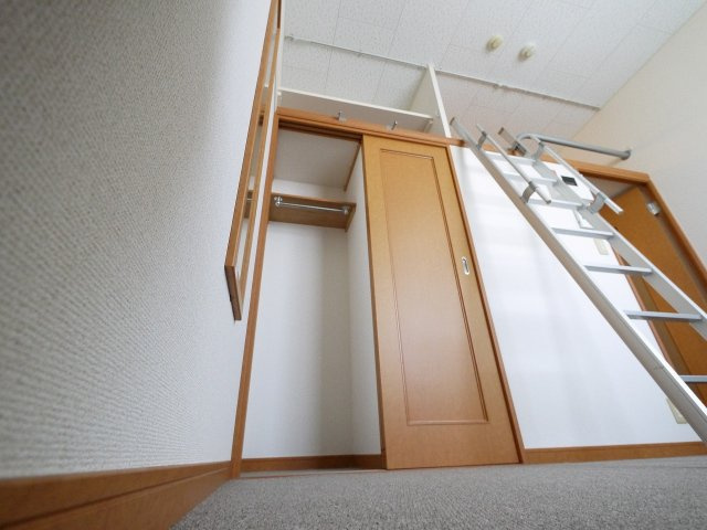 レオパレス千原Ⅱの収納|大きなものも収納できそうです