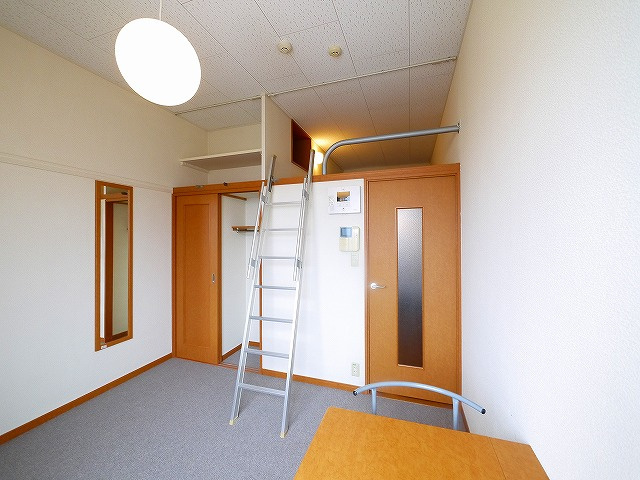 レオパレス千原Ⅱの洋室|きれいな洋室です
