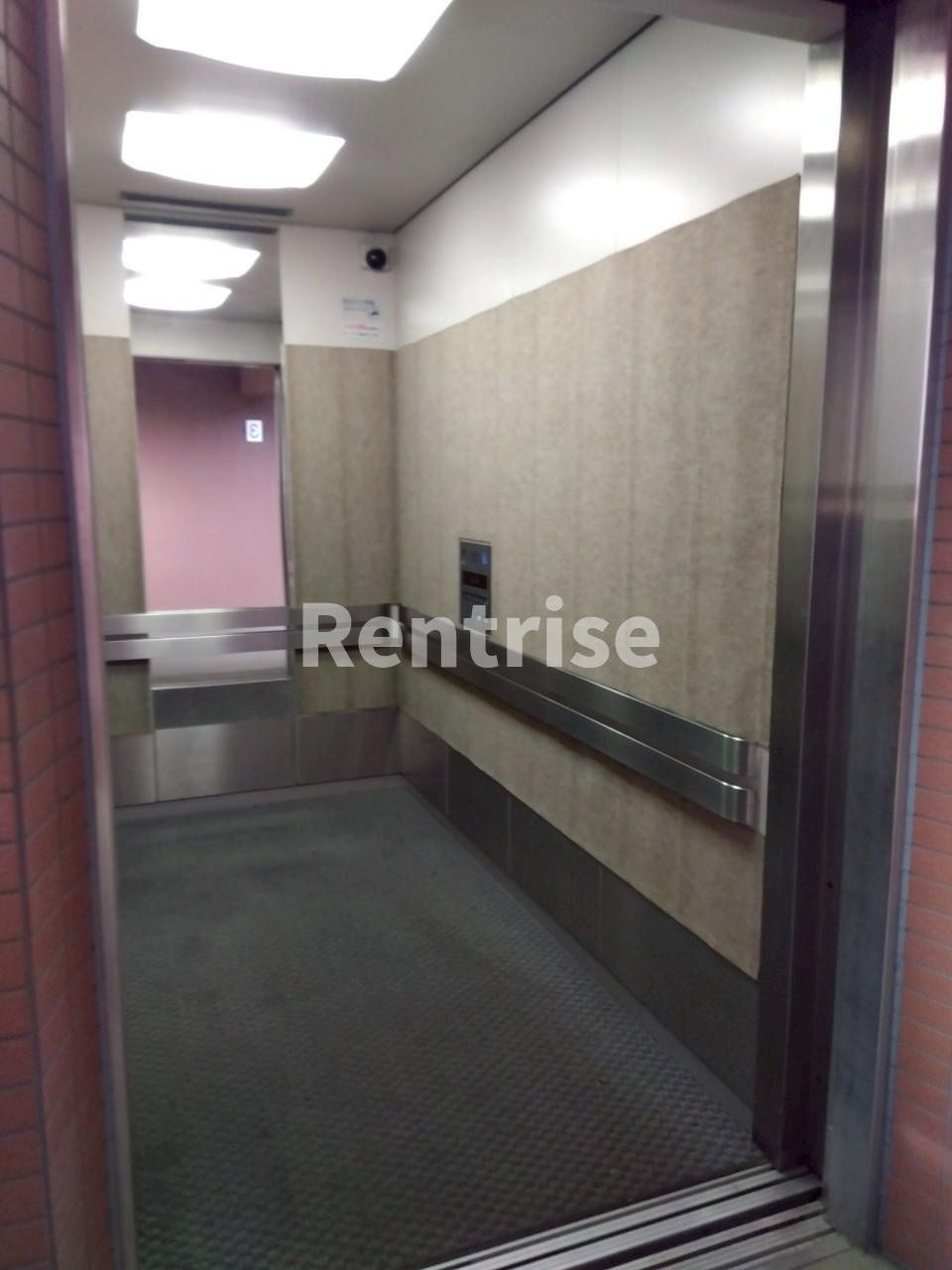 サンリット一番館のロビー