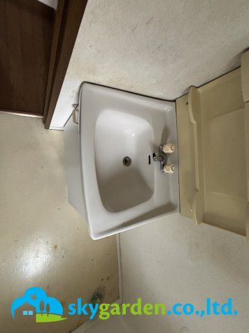 大磯町月京　中古戸建の洗面所