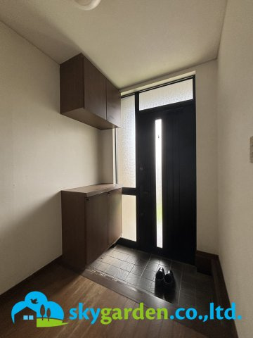 大磯町月京　中古戸建の玄関