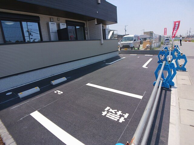 ヒカルサ奈良大森西サウスの駐車場