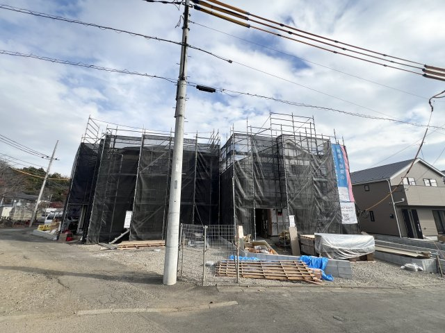武蔵村山本町3丁目　新築戸建て全6棟の前面道路含む現地写真