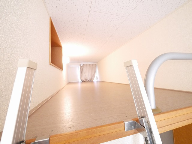 レオパレス西大寺ＬＲの内装|ロフト