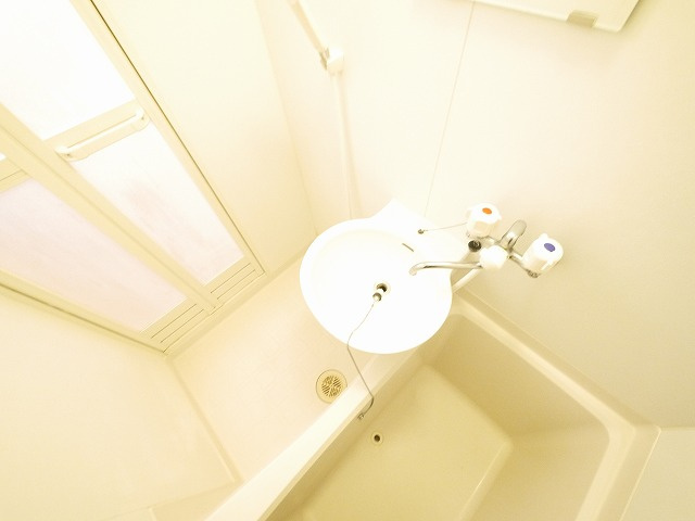 レオパレス西大寺ＬＲの洗面所