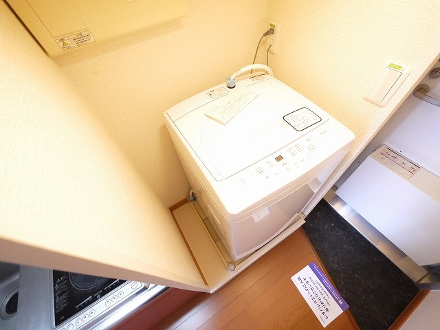 レオパレス西大寺ＬＲの設備|洗濯機