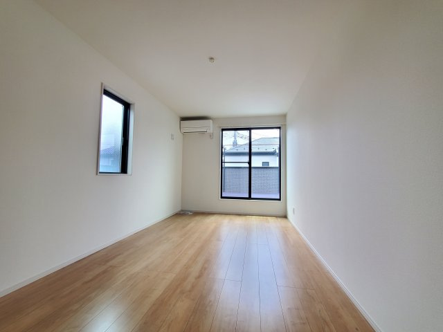 三郷市　彦野1丁目　中古戸建の洋室|洋室です