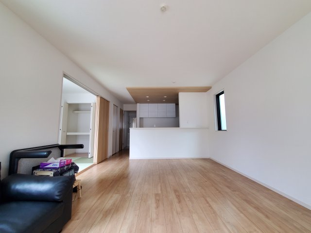 三郷市　彦野1丁目　中古戸建の居間・リビング|居間です