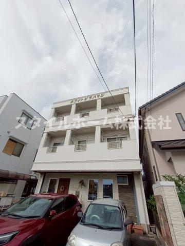 ホワイトビラハヤシの外観