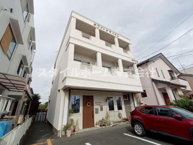 ホワイトビラハヤシの外観