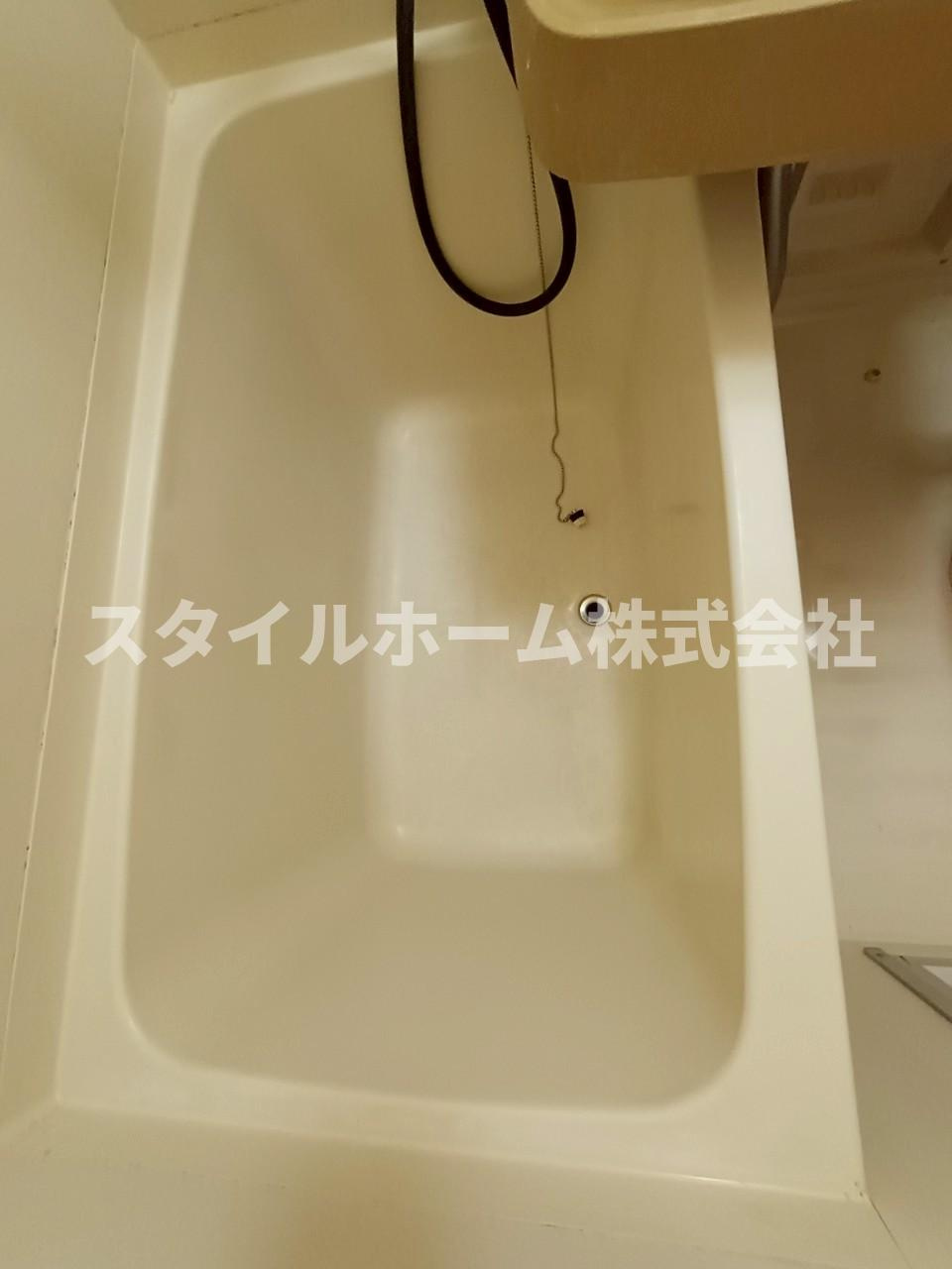 ホワイトビラハヤシの浴室