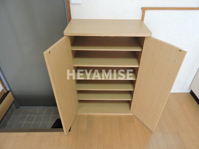 岡村アパートの玄関