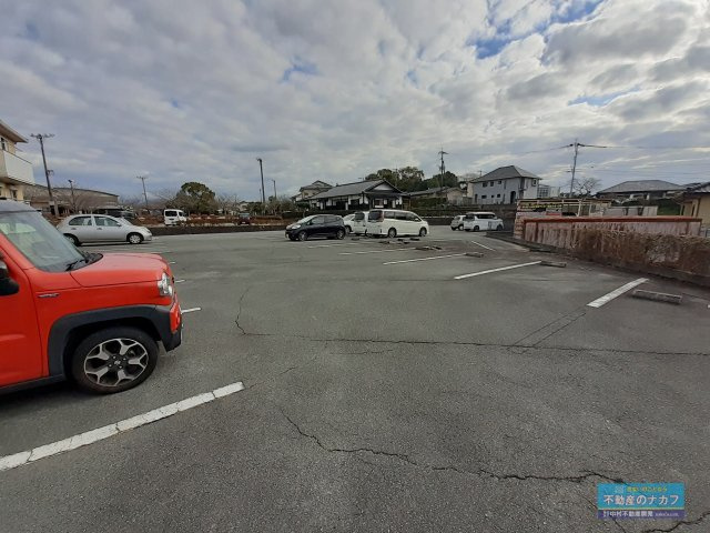 黒田店舗駐車場の駐車場|※地震前の写真です