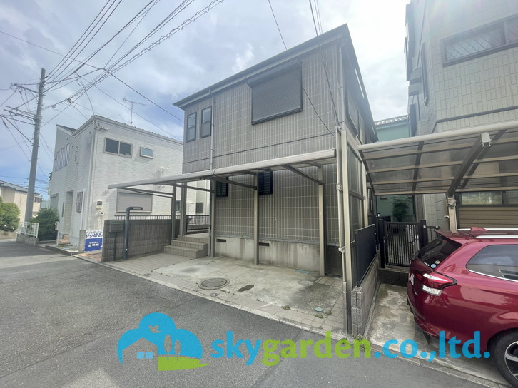 茅ヶ崎市共恵2丁目　中古戸建の前面道路含む現地写真