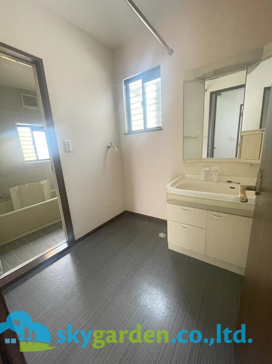 茅ヶ崎市共恵2丁目　中古戸建の脱衣所