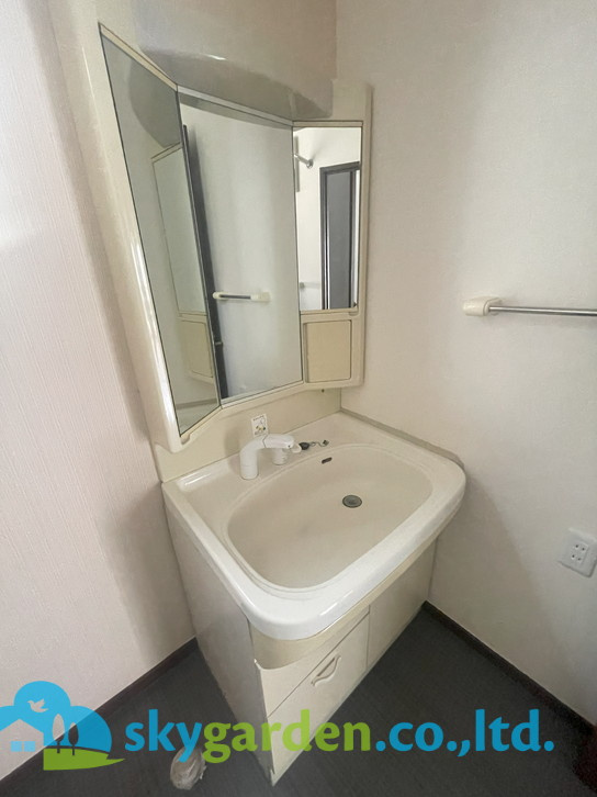茅ヶ崎市共恵2丁目　中古戸建の独立洗面台
