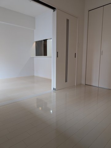 ニューリバー大名の居間・リビング