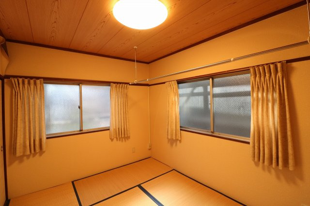 丸美タウンマンション亀城の洋室