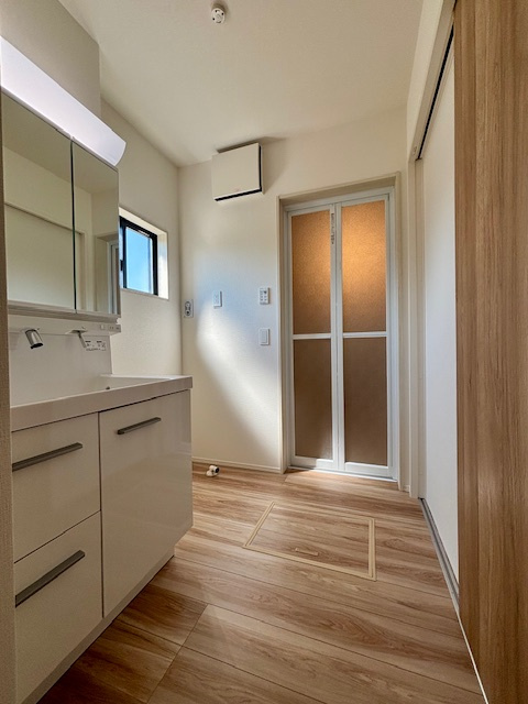 久留米市合川町5期　全2棟の洗面所