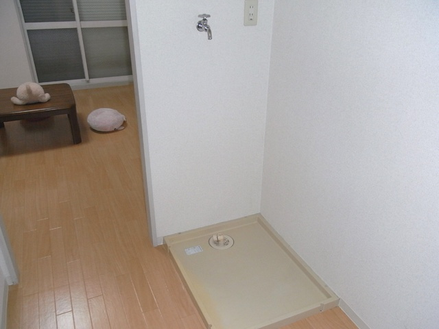 甲南ハイツの設備|室内洗濯パン