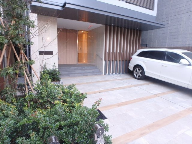 コンフォリア秋葉原ノースのエントランス