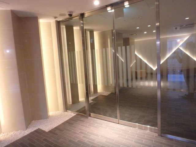 コンフォリア秋葉原ノースのエントランス