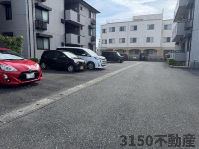 メゾン ド クリーク Aの駐車場