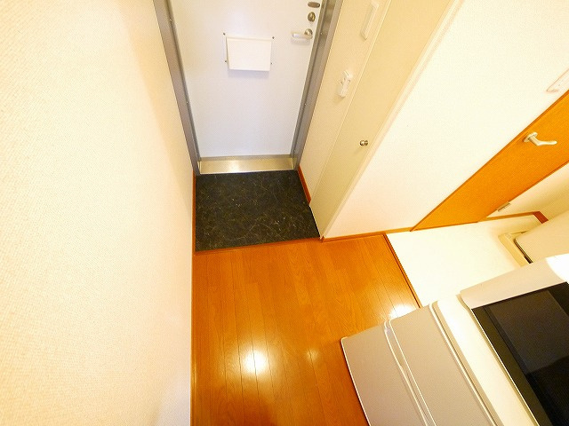 レオパレスメルベーユ西大寺の玄関|シンプルで使いやすい玄関です