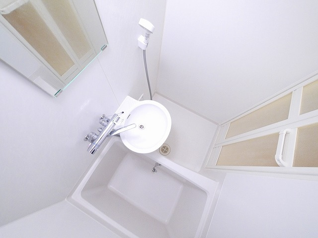 レオパレスメルベーユ西大寺の浴室|落ち着いた空間のお風呂です