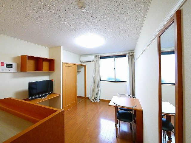 レオパレスメルベーユ西大寺の居間・リビング|ゆったり過ごせるリビングです