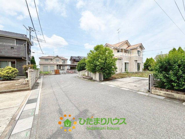 加須市騎西　中古一戸建ての前面道路含む現地写真