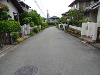 【前面道路含む現地写真】 | 川西市清和台西5丁目　建築条件付土地