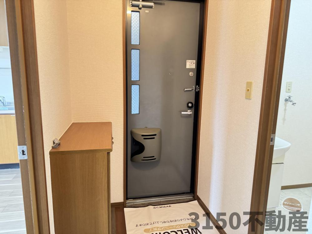 メゾンドクリークBの玄関