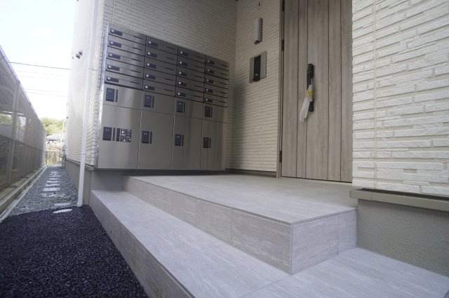 グランシエル王寺Ⅱのエントランス