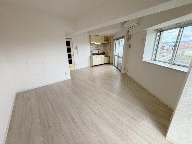 メゾンサクラ9の居間・リビング