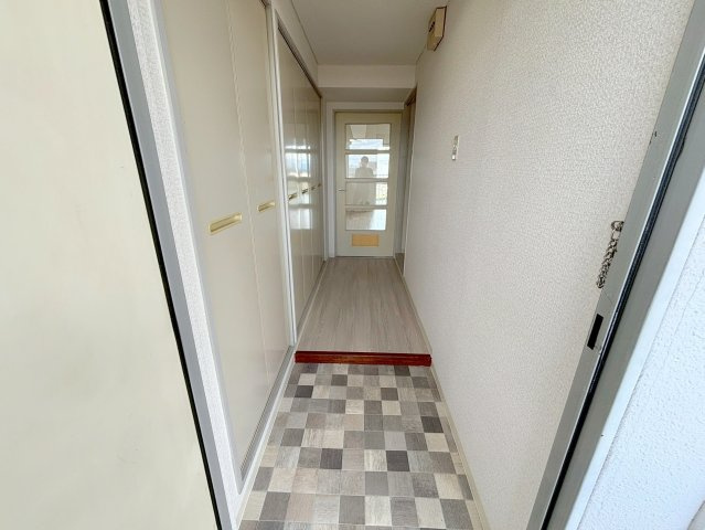 メゾンサクラ9の玄関