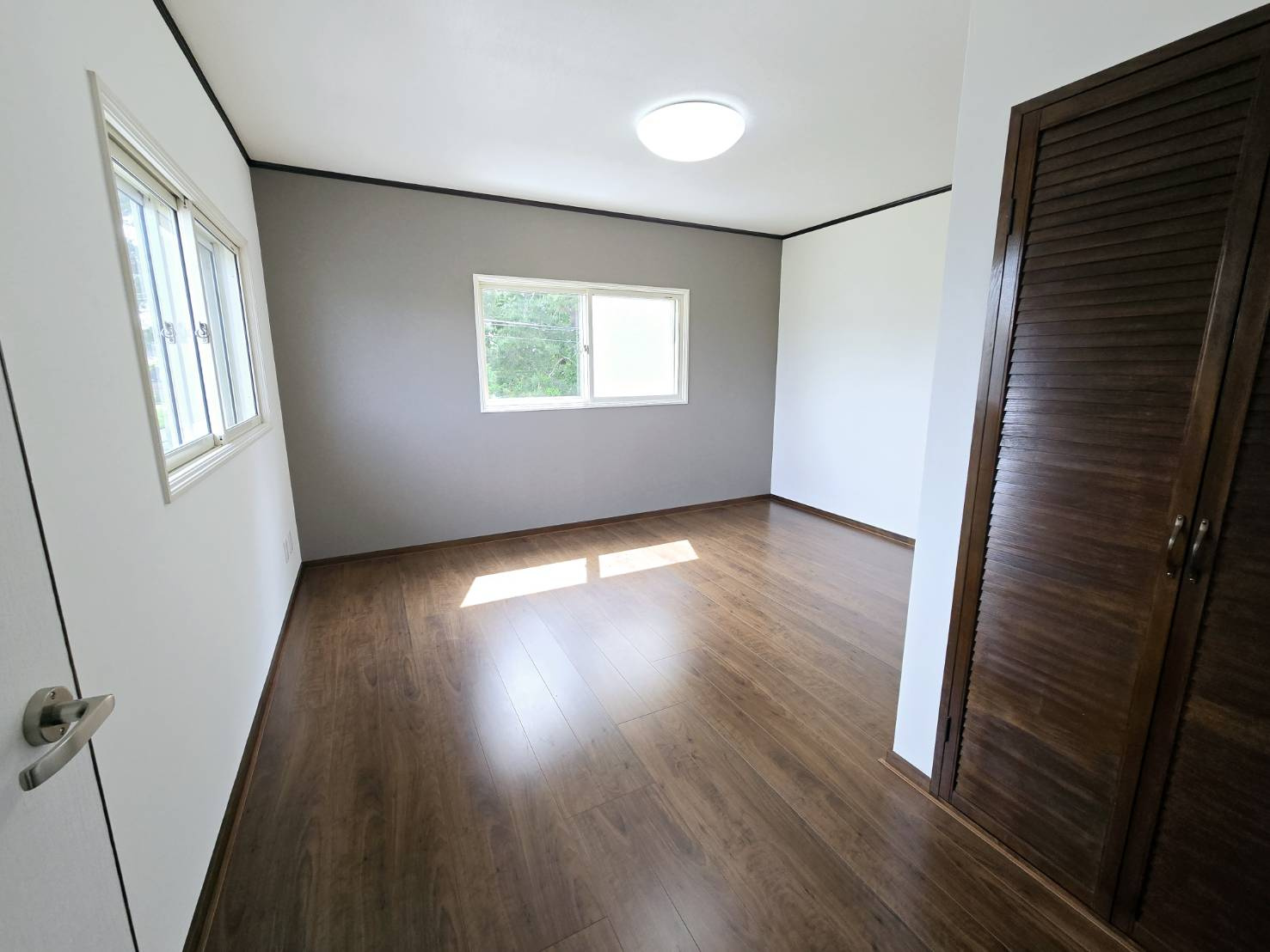 三戸郡階上町蒼前西１丁目の洋室