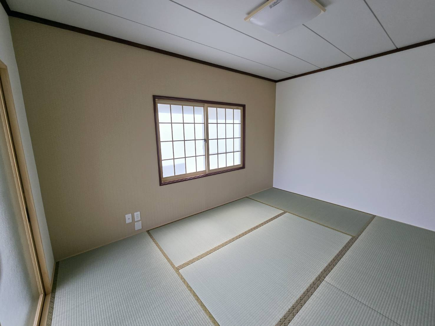 三戸郡階上町蒼前西１丁目の洋室
