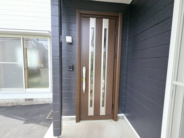 三戸郡階上町蒼前西１丁目の玄関