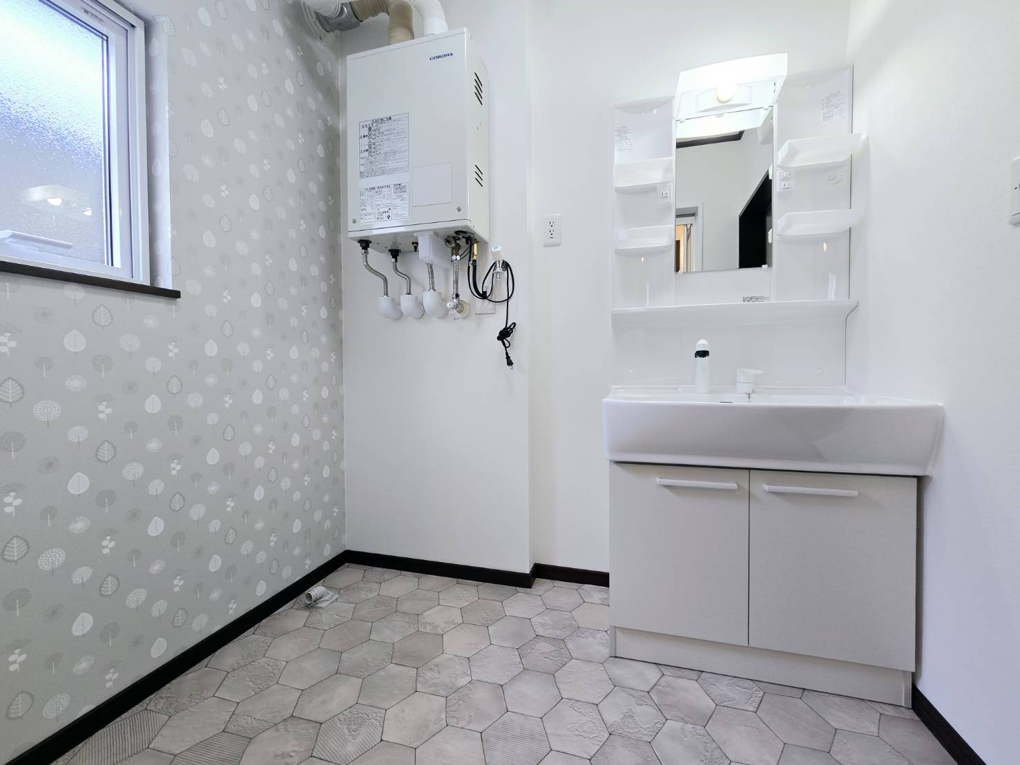 三戸郡階上町蒼前西１丁目の独立洗面台