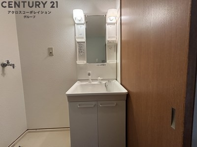 独立洗面化粧台付きでおすすめです！
