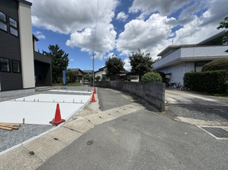 【前面道路含む現地写真】 | 現地写真。前面道路です。