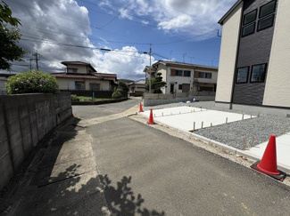 【前面道路含む現地写真】 | 現地写真。