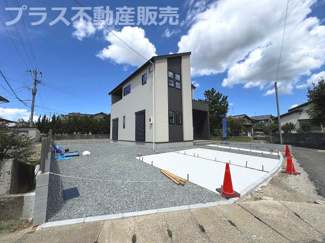 【外観】 | 現地写真。同じ物件を見るなら、プラス不動産販売にお任せ下さい。