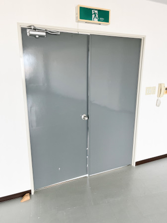 浜北中央ビルの玄関