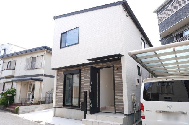 越谷市相模町7丁目 築浅戸建の外観