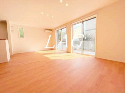 【居間・リビング】 | 小金井市東町3丁目戸建 | 洋室のお部屋です。